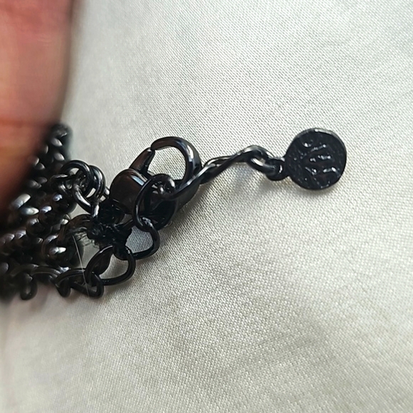 VINTAGE Fifth Avenue Collection 3 tier long vintage necklace, black and silver - Picture 3 of 3